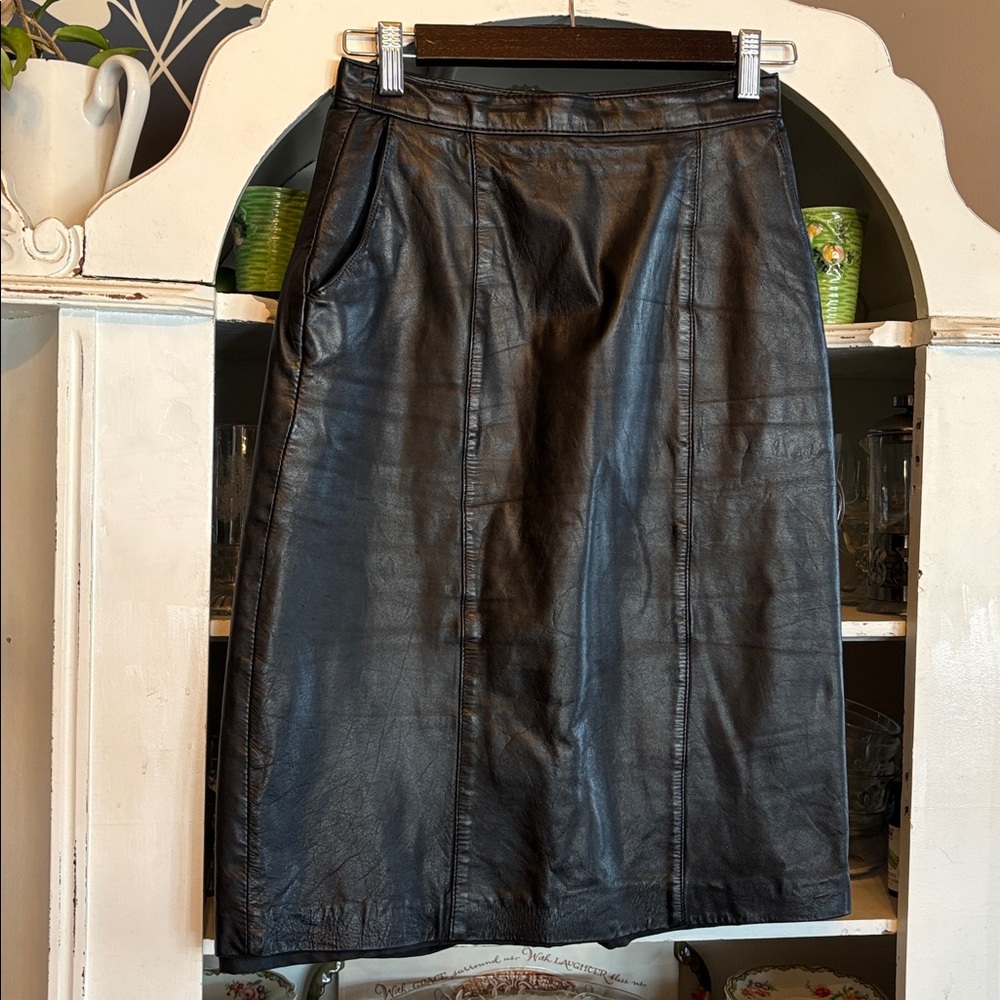 vintage leather pencil skirt in size small